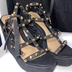 Studded wedges